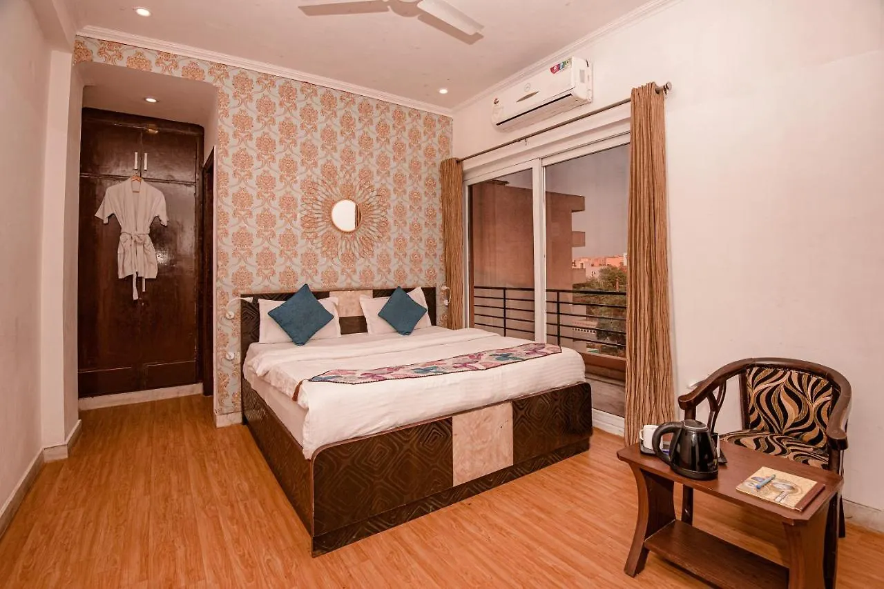 Hotel Instay - 46 Gurgaon