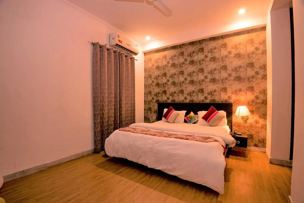 Hotel Instay - 46 Gurgaon