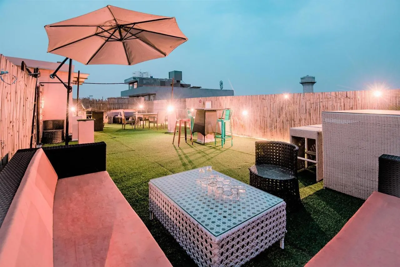Hotel Instay - 46 Gurgaon