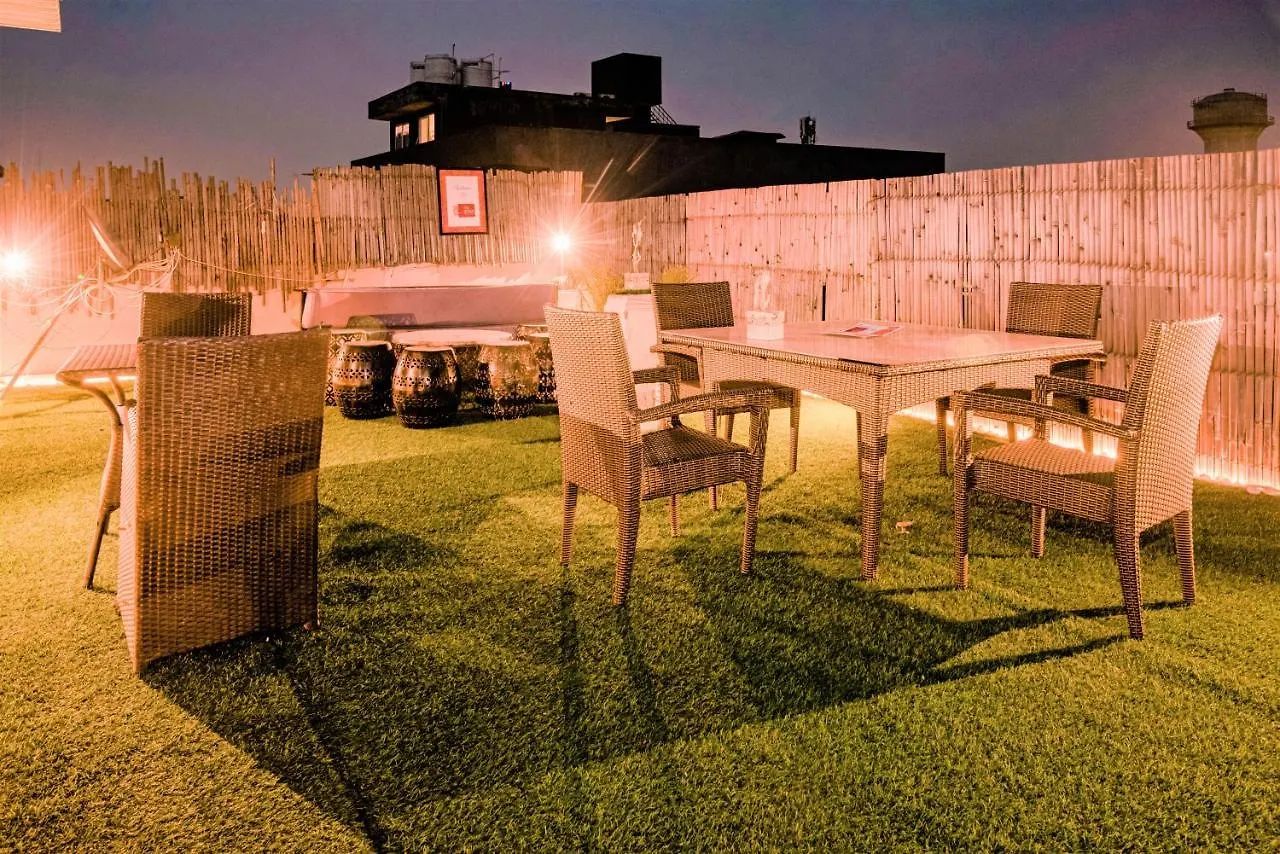 Hotel Instay - 46 Gurgaon India